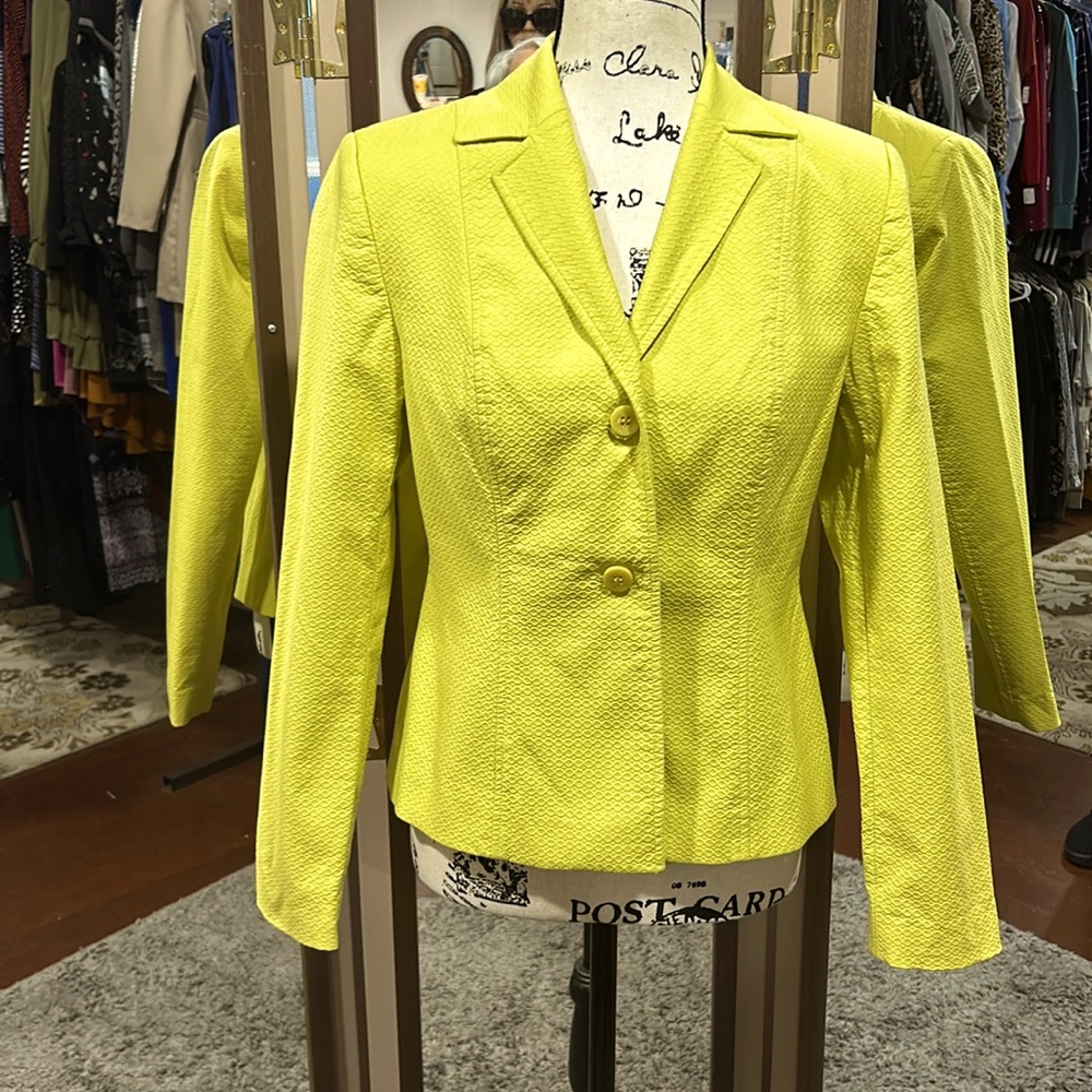G Essentials fully lineded jacket size 4